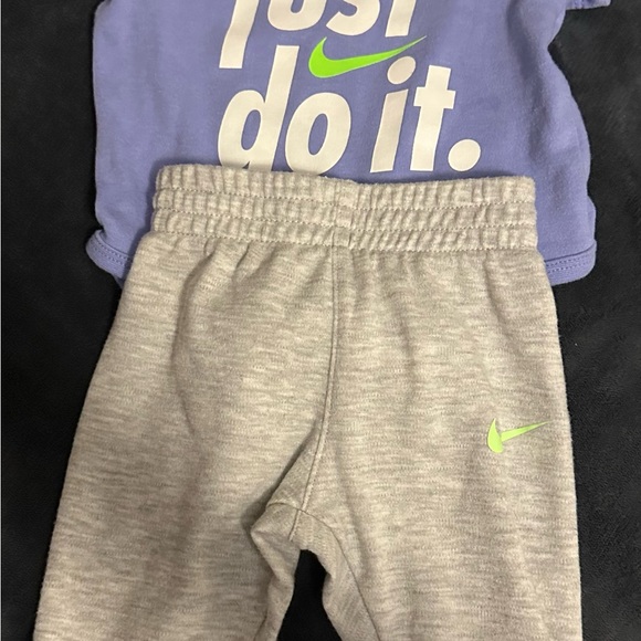 Nike Baby 3 Piece Set 3mos - Picture 3 of 3